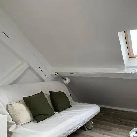 Saint Paul, Rue Pavee, - Id 1050 * Paris